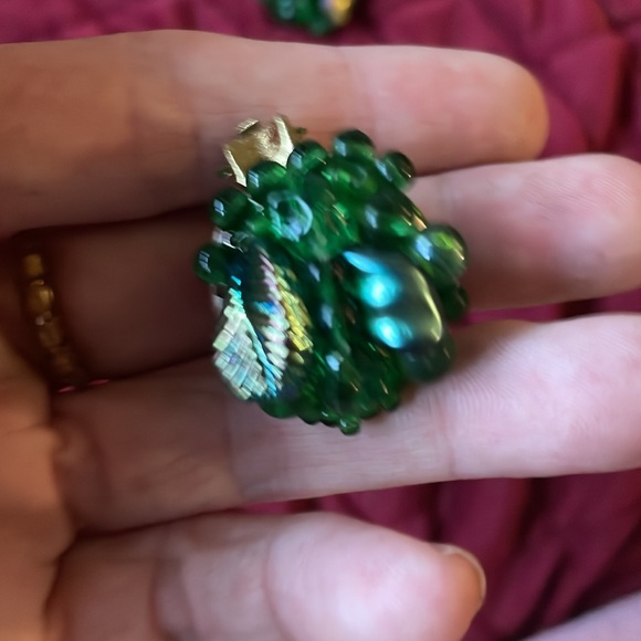 9 diff sets of clip on earrings as one bundle vintage in Great condition!! - Picture 4 of 10